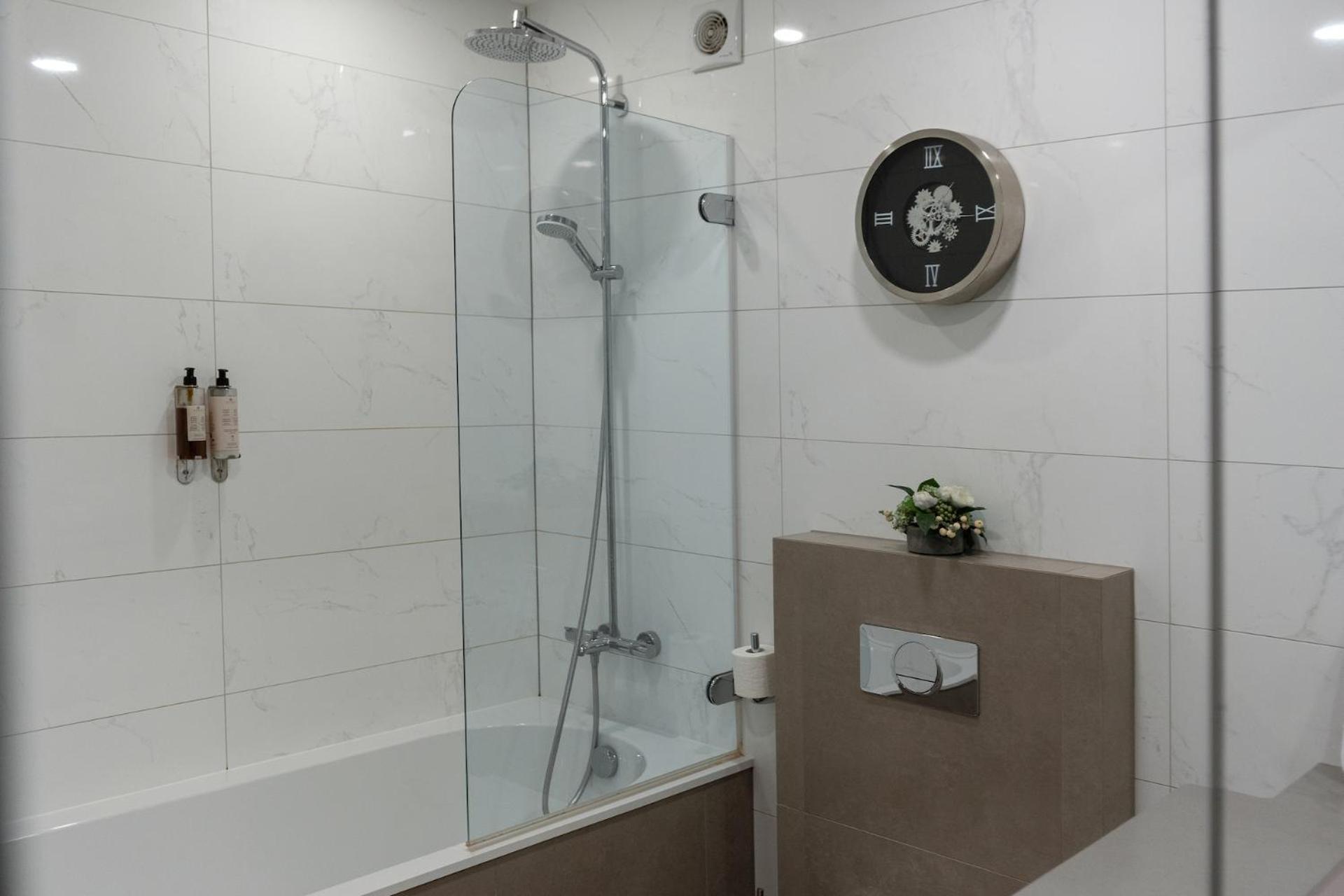 Bright Kaunas Apartment With Castle View エクステリア 写真