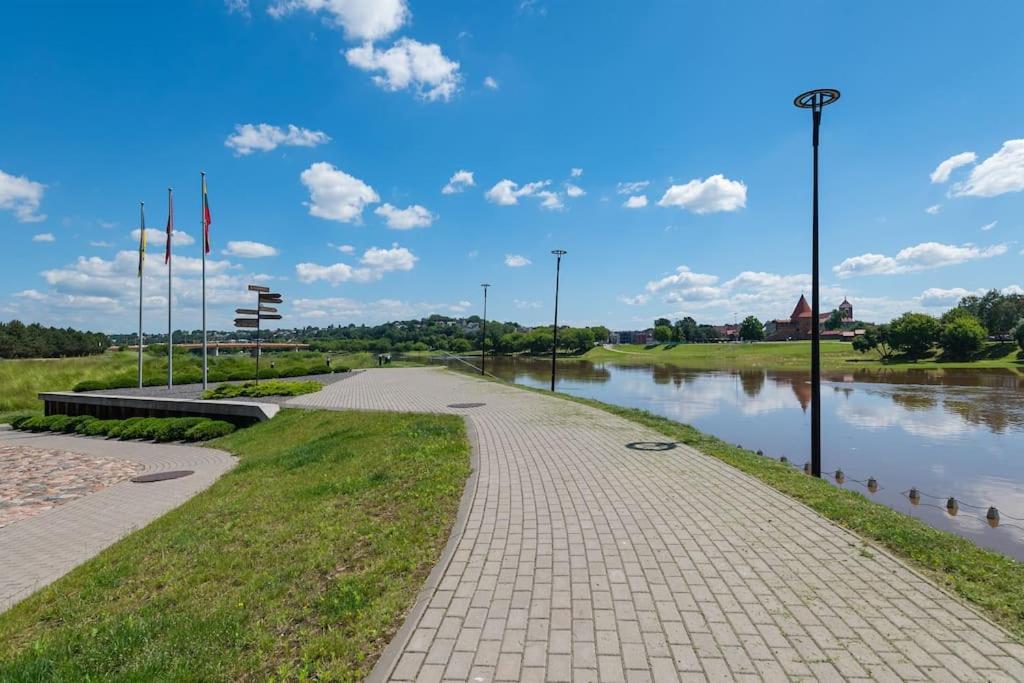 Bright Kaunas Apartment With Castle View エクステリア 写真