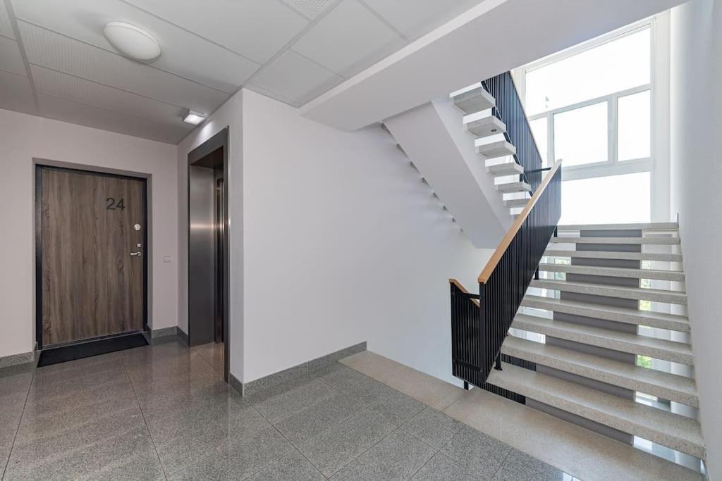 Bright Kaunas Apartment With Castle View エクステリア 写真